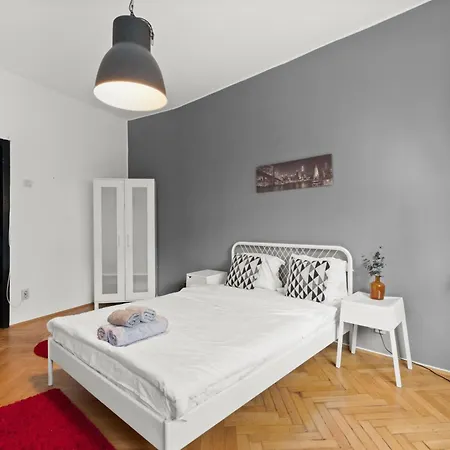 Old Town 23b Апартаменты Бухарест